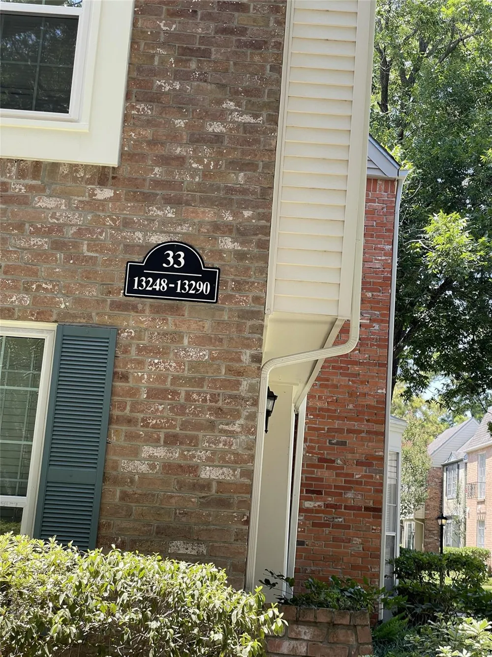 13278 Trail Hollow Houston, TX 77079