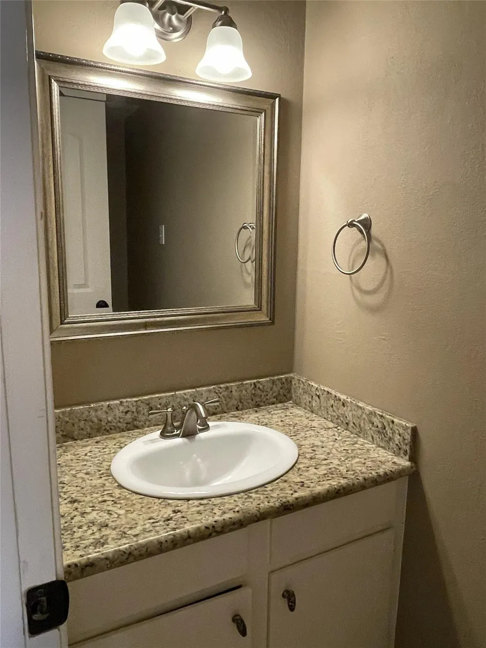 13278 Trail Hollow Houston, TX 77079