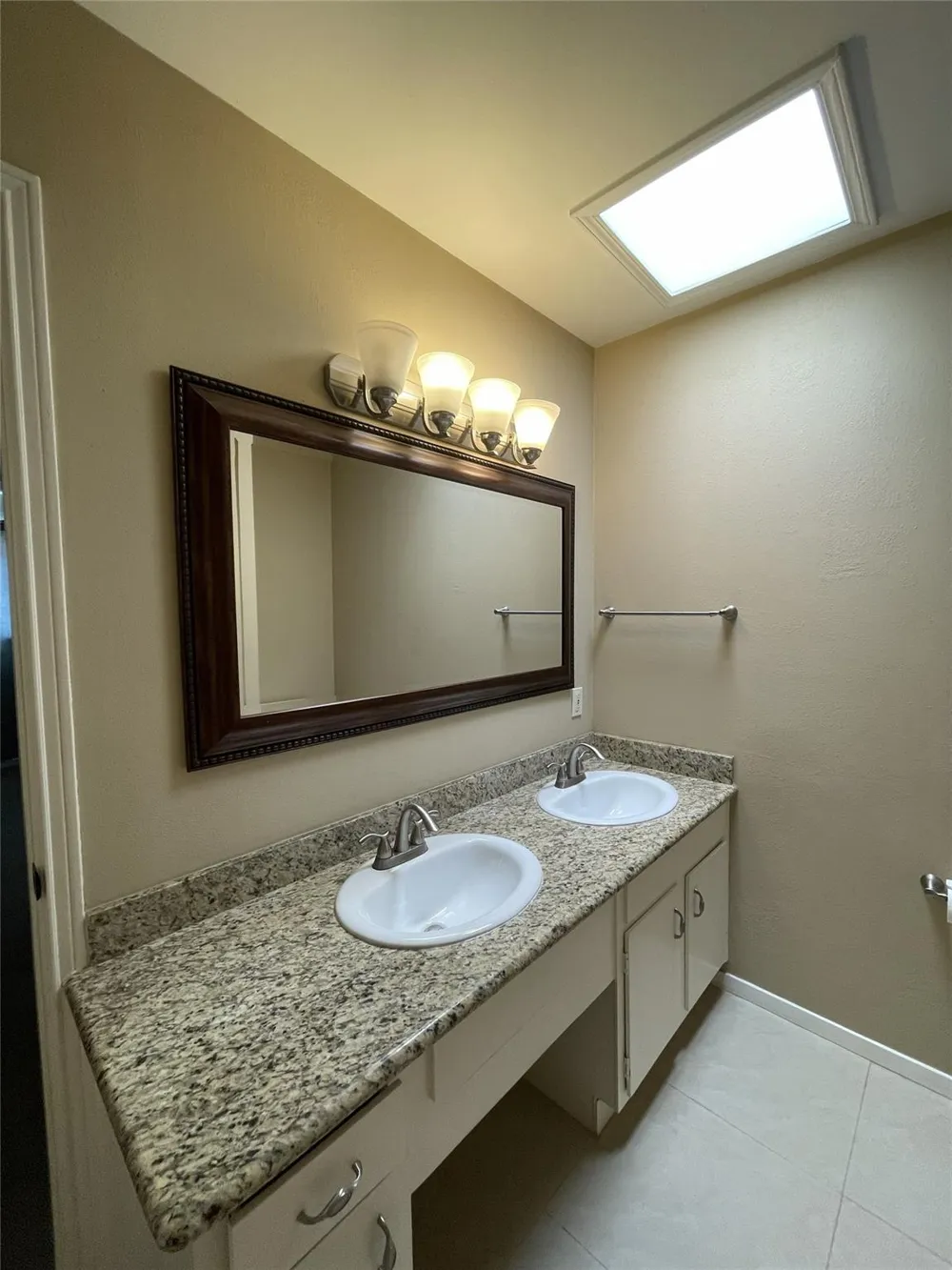 13278 Trail Hollow Houston, TX 77079