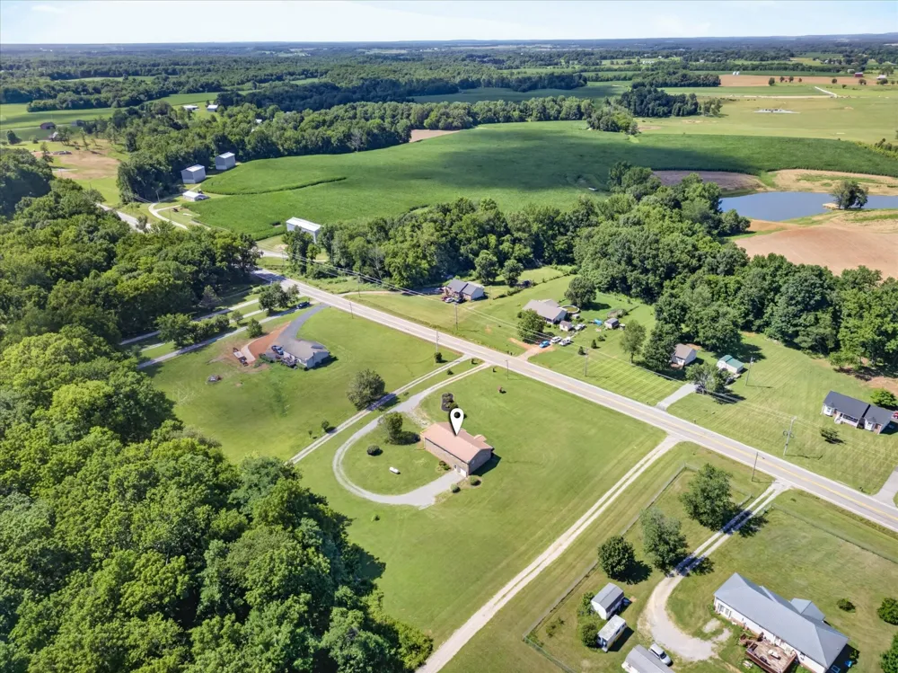 6702 Highway 41 Cedar Hill, TN 37032