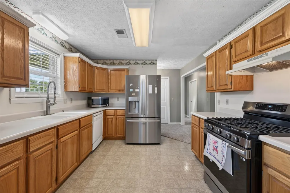 6702 Highway 41 Cedar Hill, TN 37032