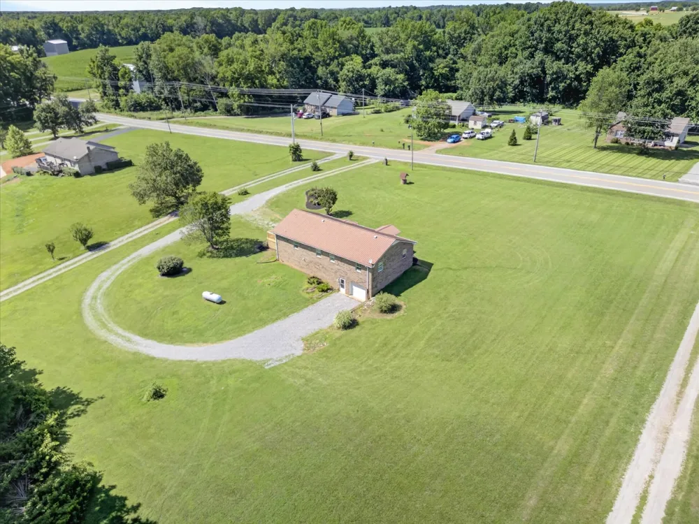 6702 Highway 41 Cedar Hill, TN 37032