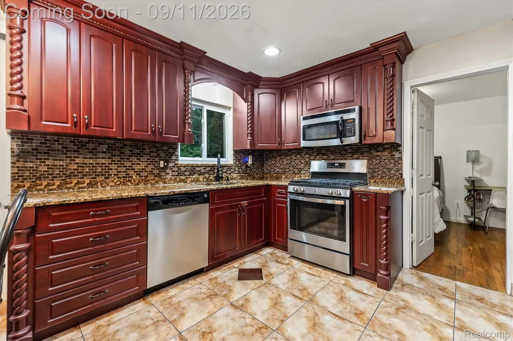 3427 Rhoten Drive Sterling Heights City, MI 48310