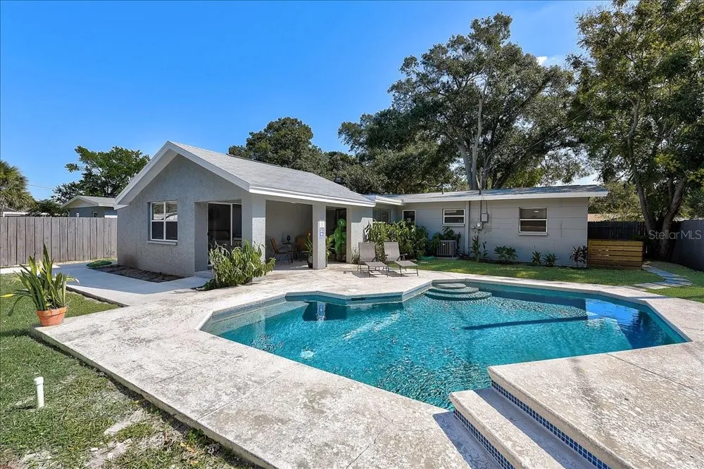 11312 116TH STREET Seminole, FL 33778
