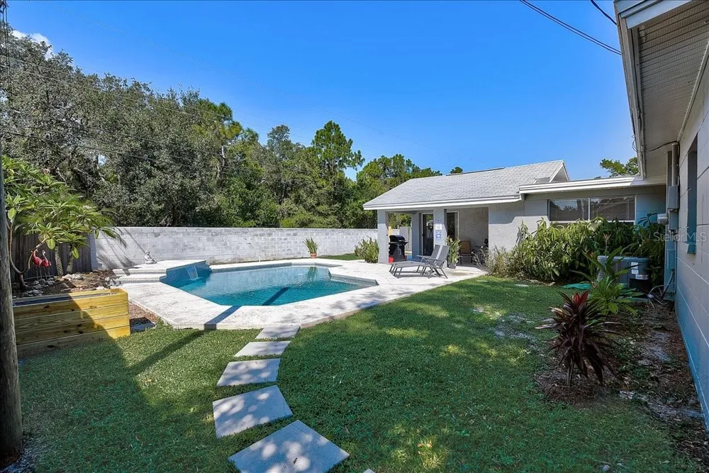 11312 116TH STREET Seminole, FL 33778