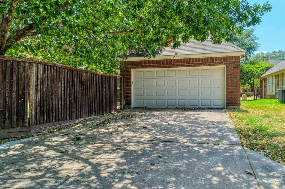 711 Amesbury Drive Mesquite, TX 75150