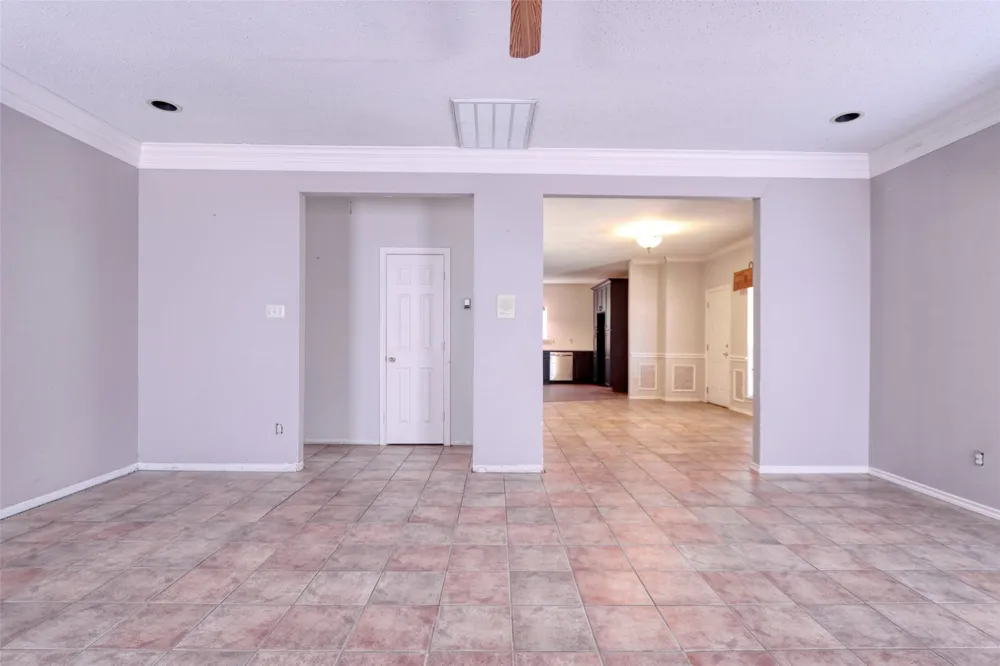711 Amesbury Drive Mesquite, TX 75150
