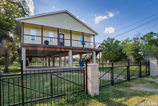 105 RIO GRANDE DR Seguin, TX 78155