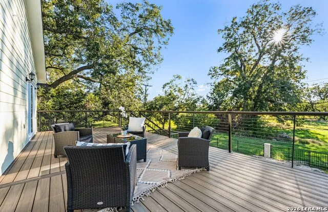 105 RIO GRANDE DR Seguin, TX 78155
