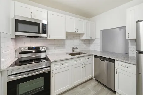 428 Grove Isle Circle #9