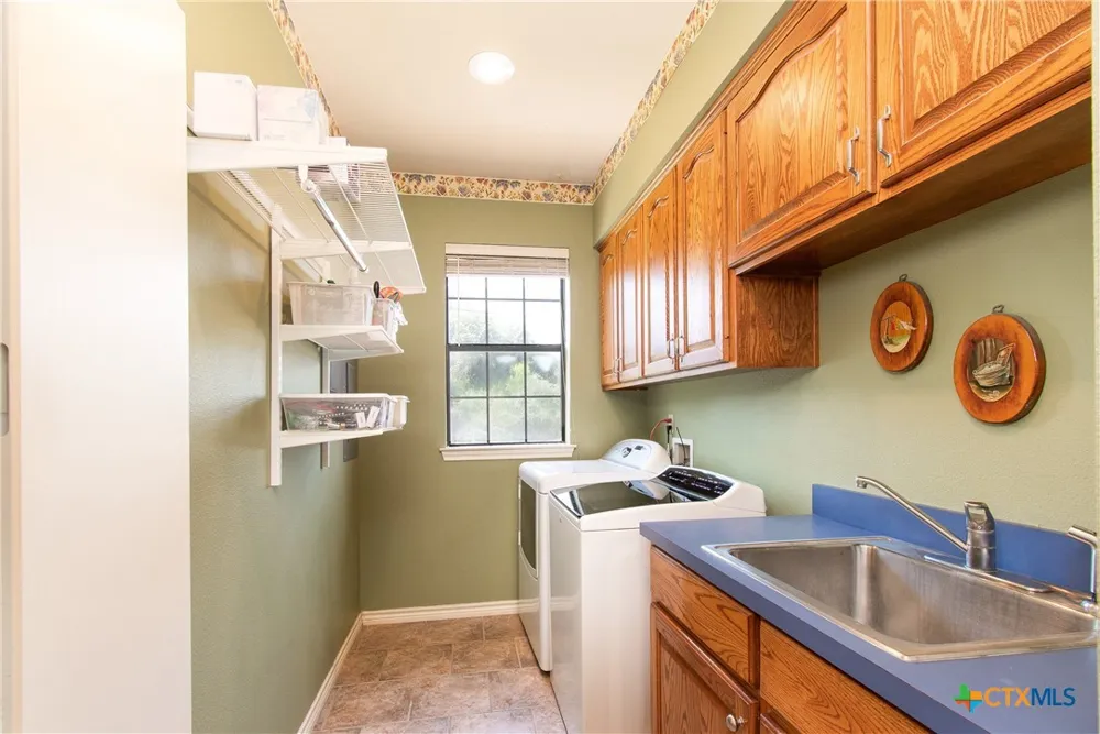 121 Wallace Boulevard Cameron, TX 76520
