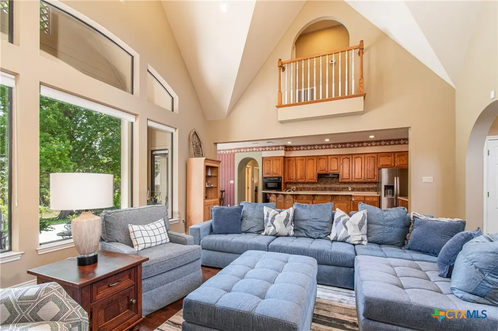 121 Wallace Boulevard Cameron, TX 76520