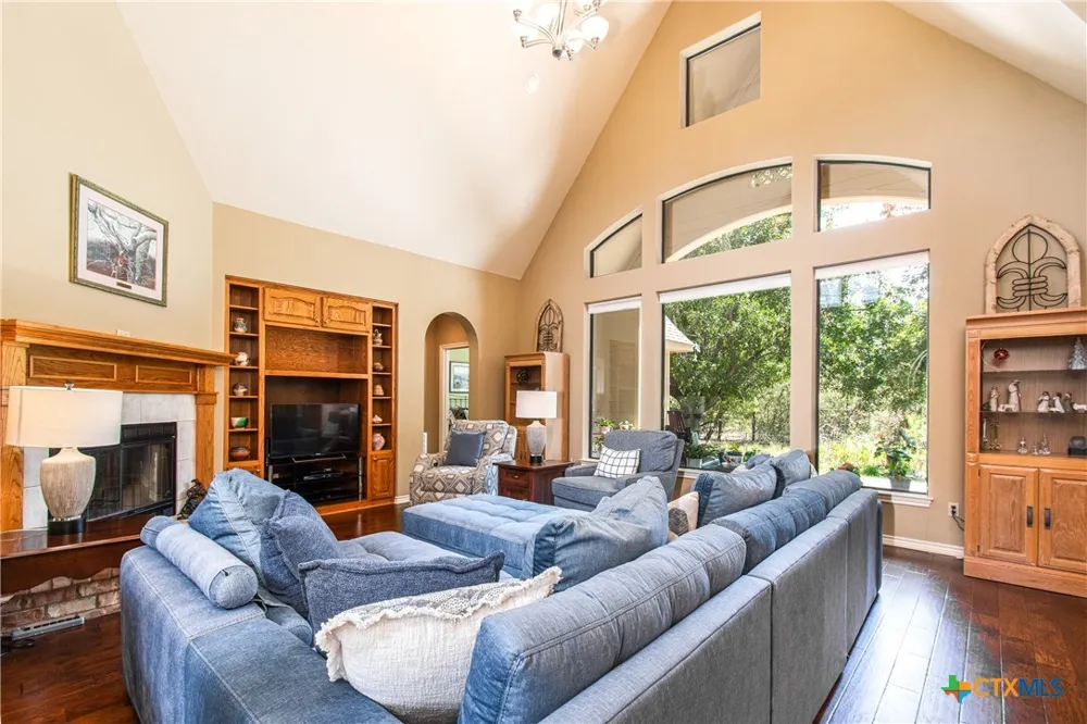121 Wallace Boulevard Cameron, TX 76520