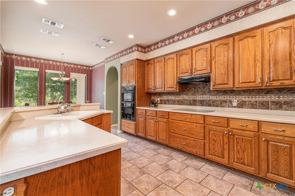 121 Wallace Boulevard Cameron, TX 76520