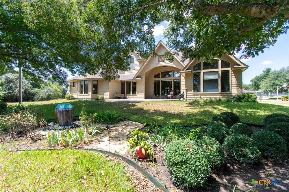 121 Wallace Boulevard Cameron, TX 76520
