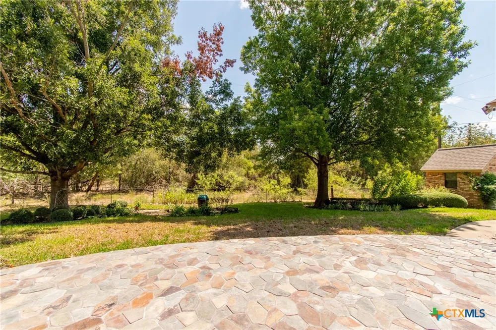 121 Wallace Boulevard Cameron, TX 76520