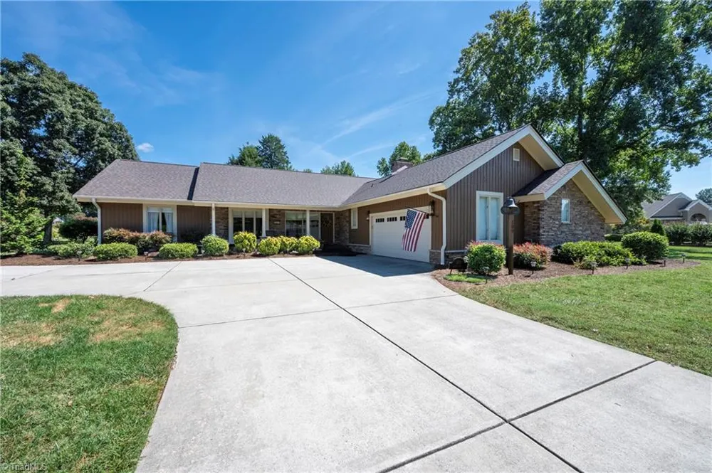 109 Holly Circle Bermuda Run, NC 27006