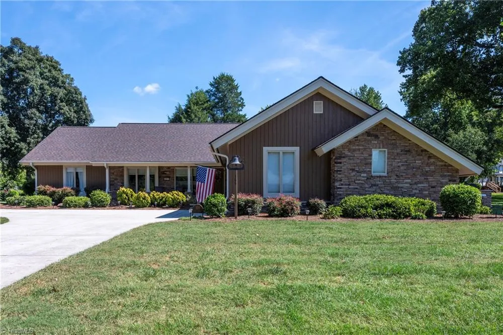 109 Holly Circle Bermuda Run, NC 27006