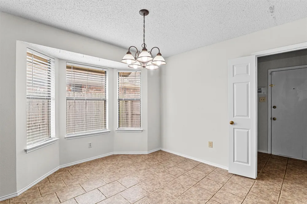 6403 Aires Drive Arlington, TX 76001