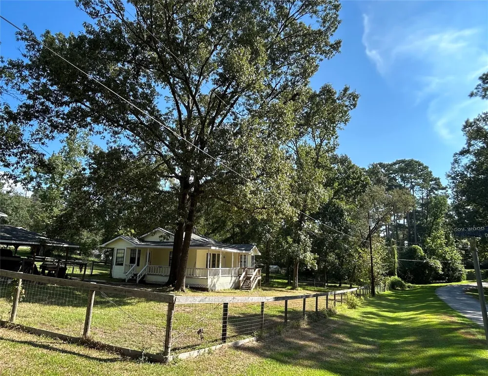 437 Gov Wood Drive Point Blank, TX 77364