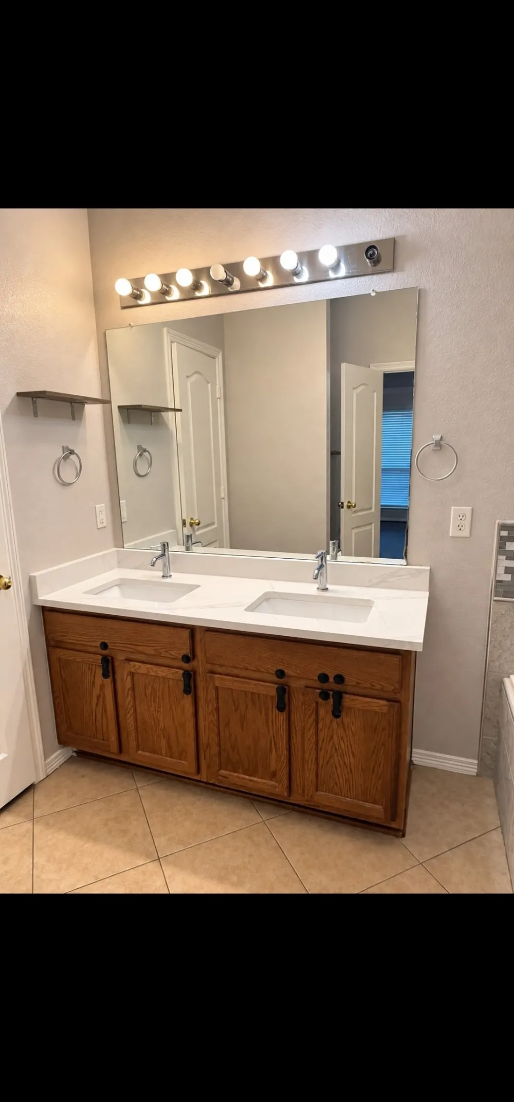 1037 Liberty Circle Hurst, TX 76053
