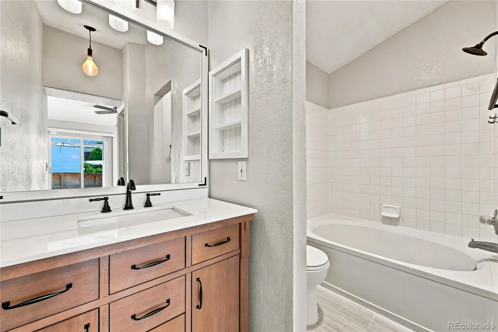 9712 Queenscliffe Drive Highlands Ranch, CO 80130