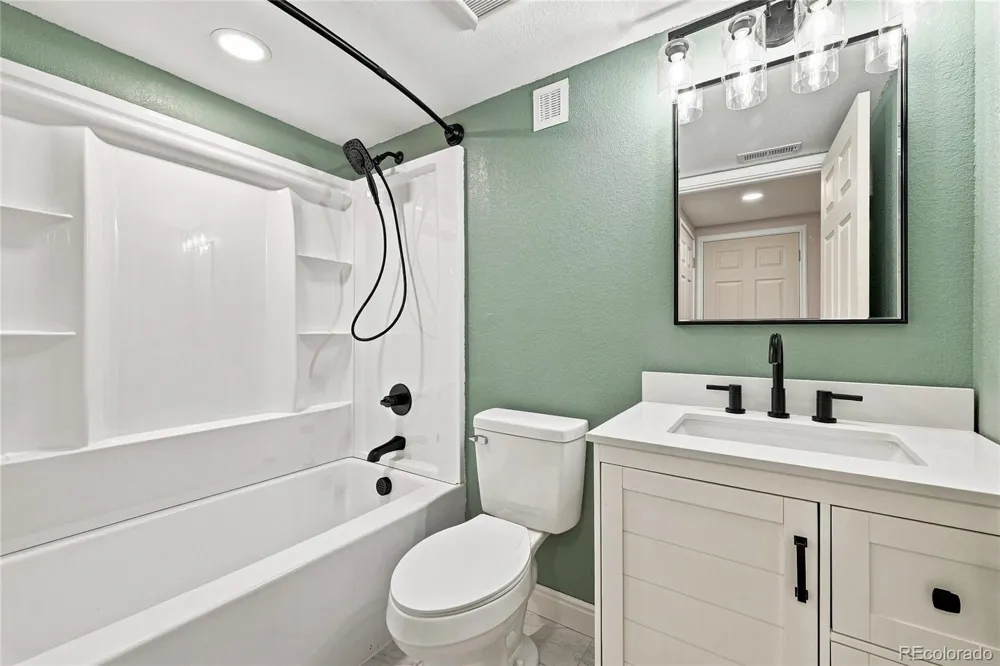 9712 Queenscliffe Drive Highlands Ranch, CO 80130