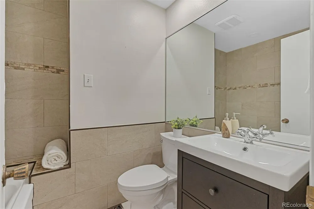 12256 E Bates Circle Aurora, CO 80014