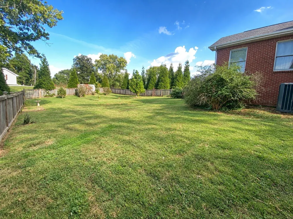 301 Locust Rd Clarksville, TN 37043