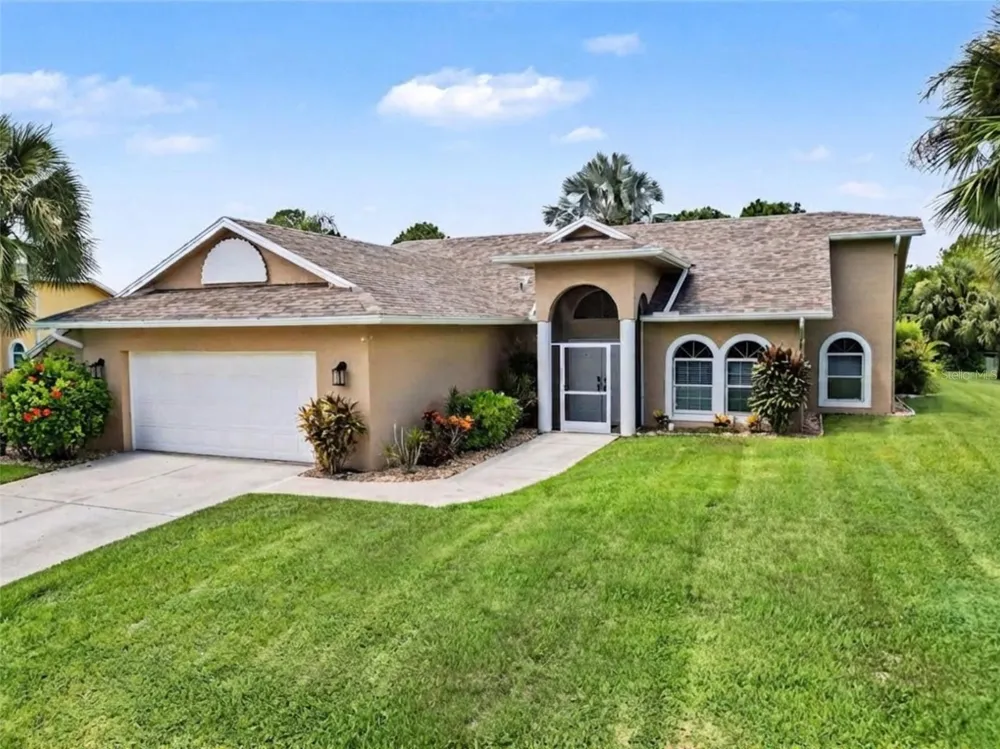 405 POINSETTIA AVENUE Lehigh Acres, FL 33972