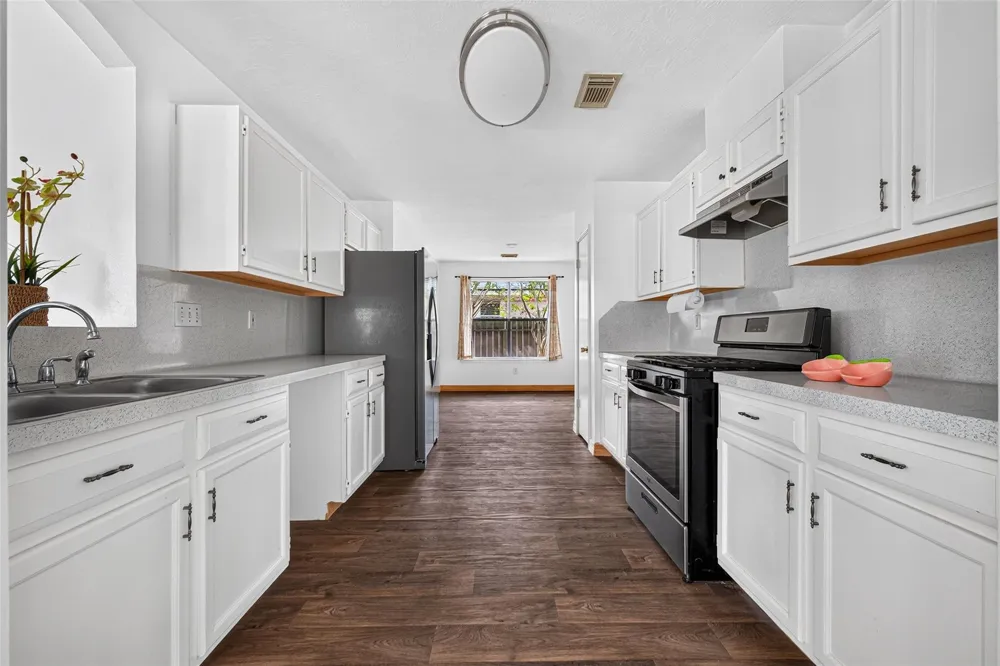 15502 Prairie Oaks Drive Houston, TX 77083