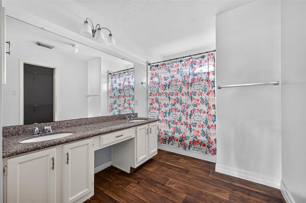 15502 Prairie Oaks Drive Houston, TX 77083