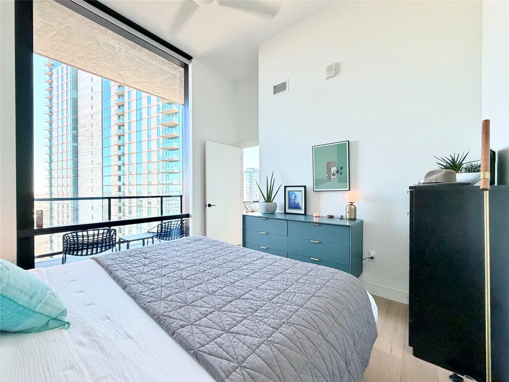 70 Rainey Street #2203 Austin, TX 78701