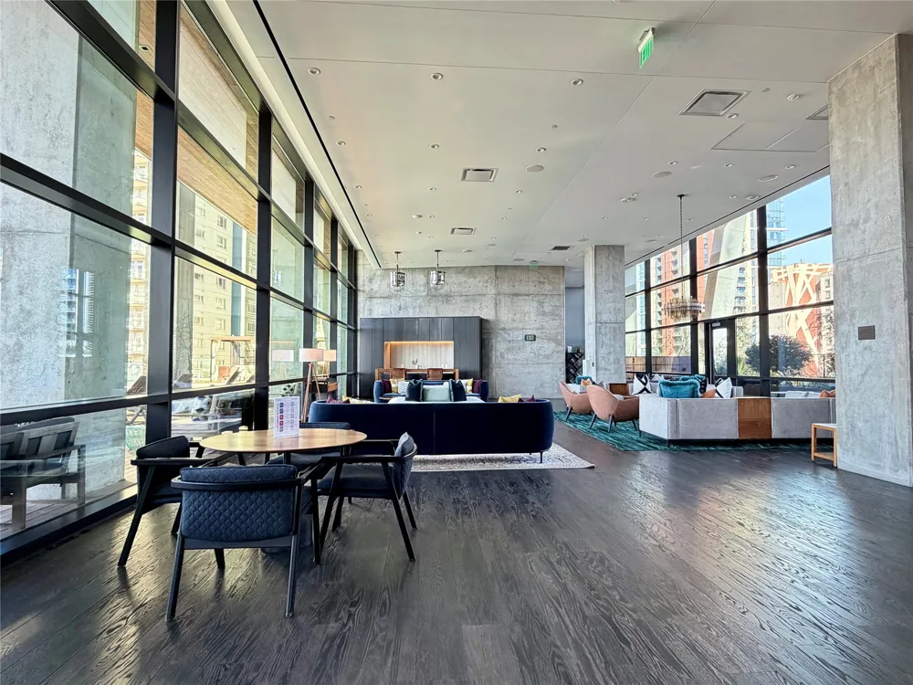 70 Rainey Street #2203 Austin, TX 78701