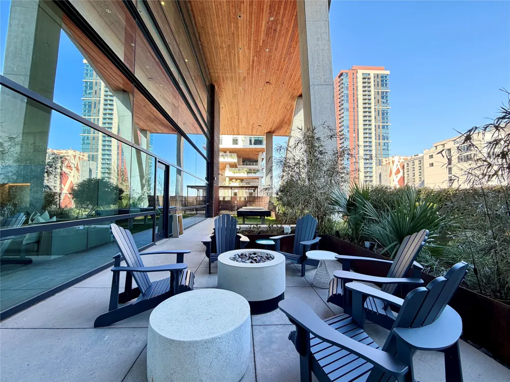70 Rainey Street #2203 Austin, TX 78701