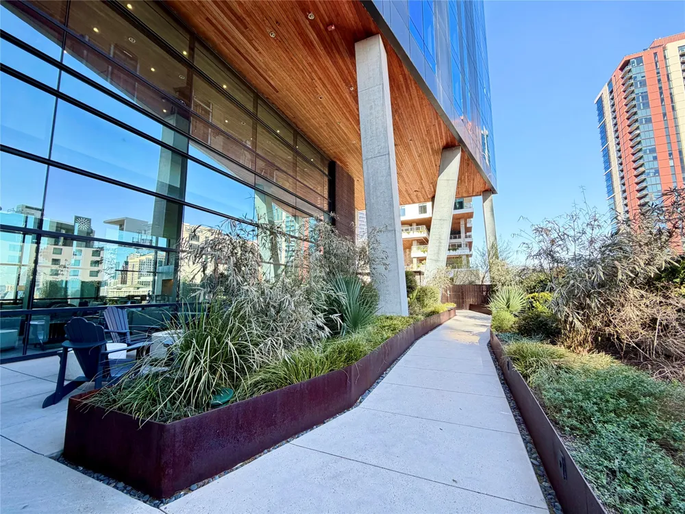 70 Rainey Street #2203 Austin, TX 78701