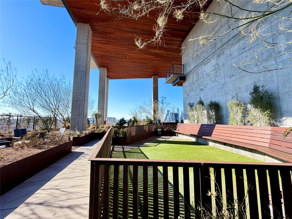 70 Rainey Street #2203 Austin, TX 78701