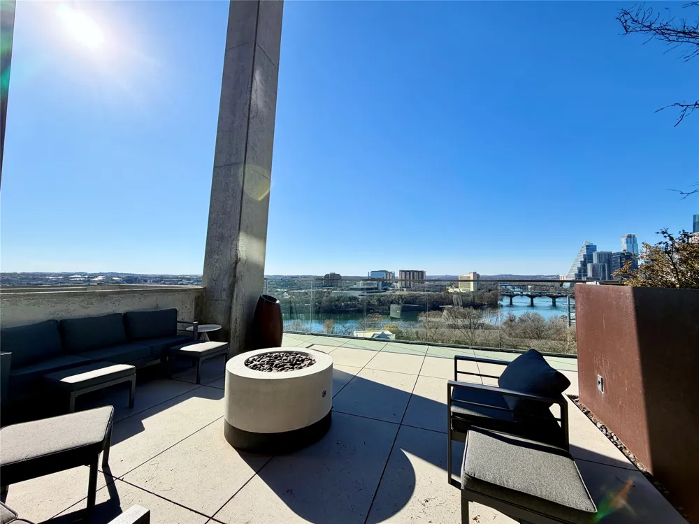 70 Rainey Street #2203 Austin, TX 78701