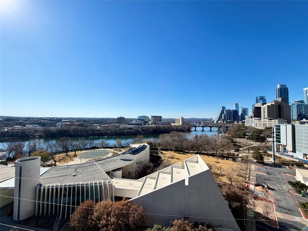 70 Rainey Street #2203 Austin, TX 78701