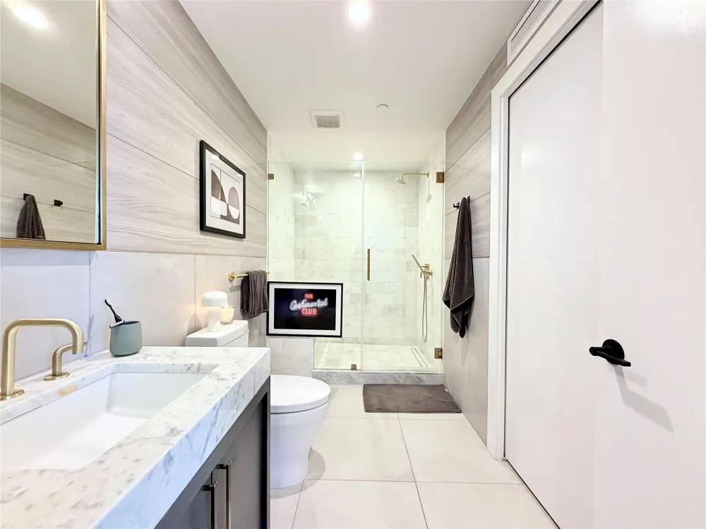 70 Rainey Street #2203 Austin, TX 78701