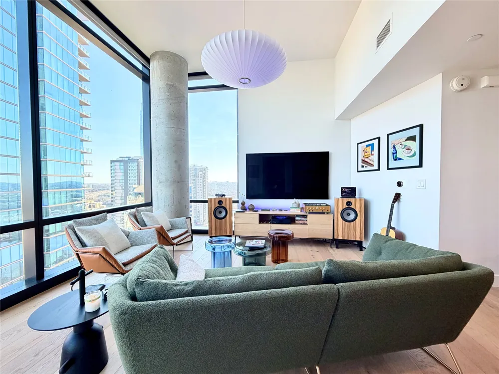 70 Rainey Street #2203 Austin, TX 78701