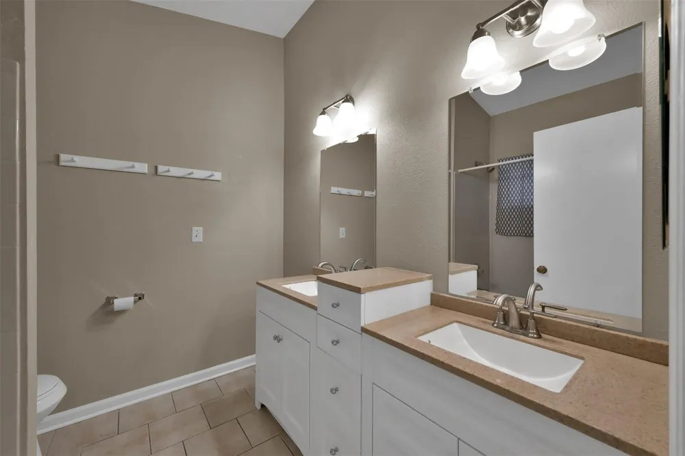 93 W High Oaks Circle Spring, TX 77380