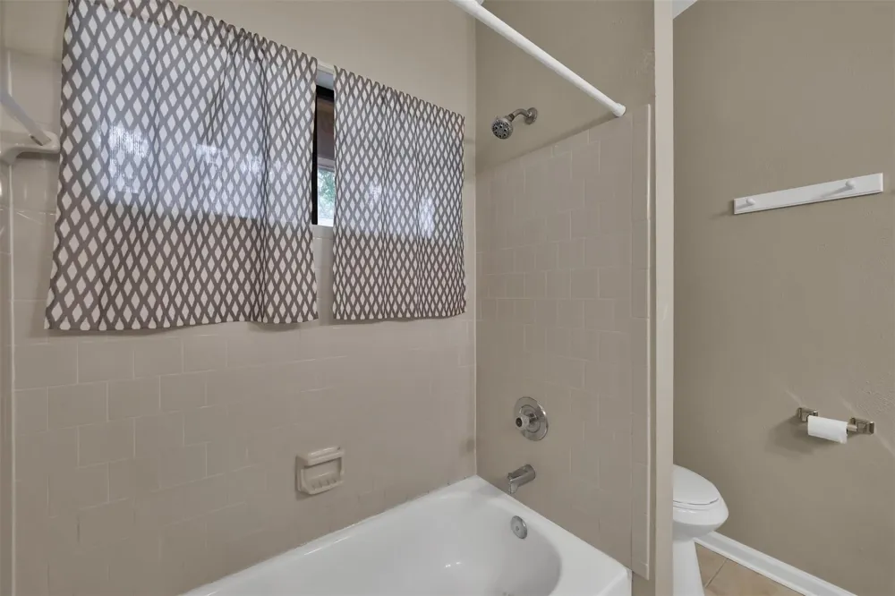 93 W High Oaks Circle Spring, TX 77380