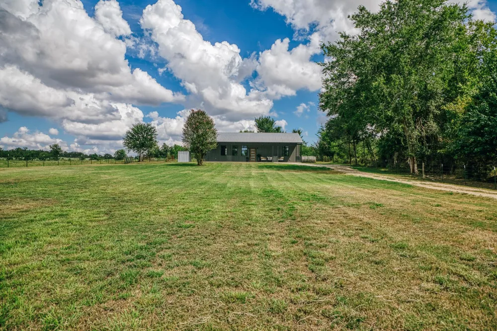 16401 Fm 1155 E Washington, TX 77880