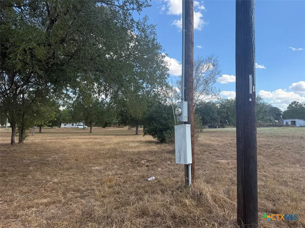 1200 W Main Street Stockdale, TX 78160