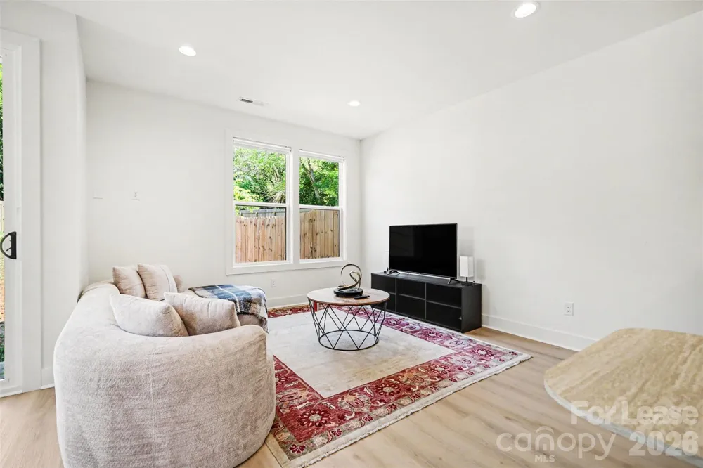 2512 Elmin Street Charlotte, NC 28208