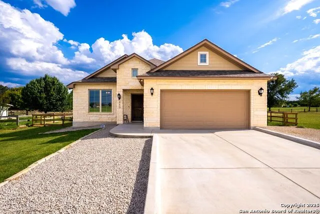 450 Spanish Grant Bandera, TX 78003