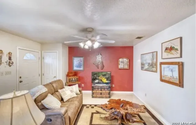 622 S Oak Pearsall, TX 78061