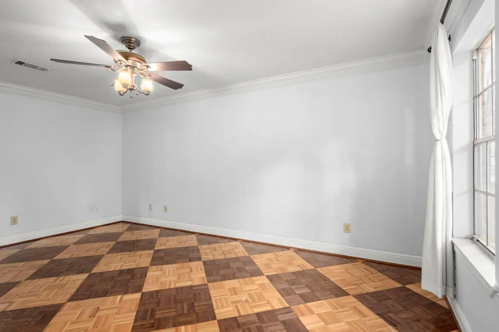 80 W Timberspire Court The Woodlands, TX 77380