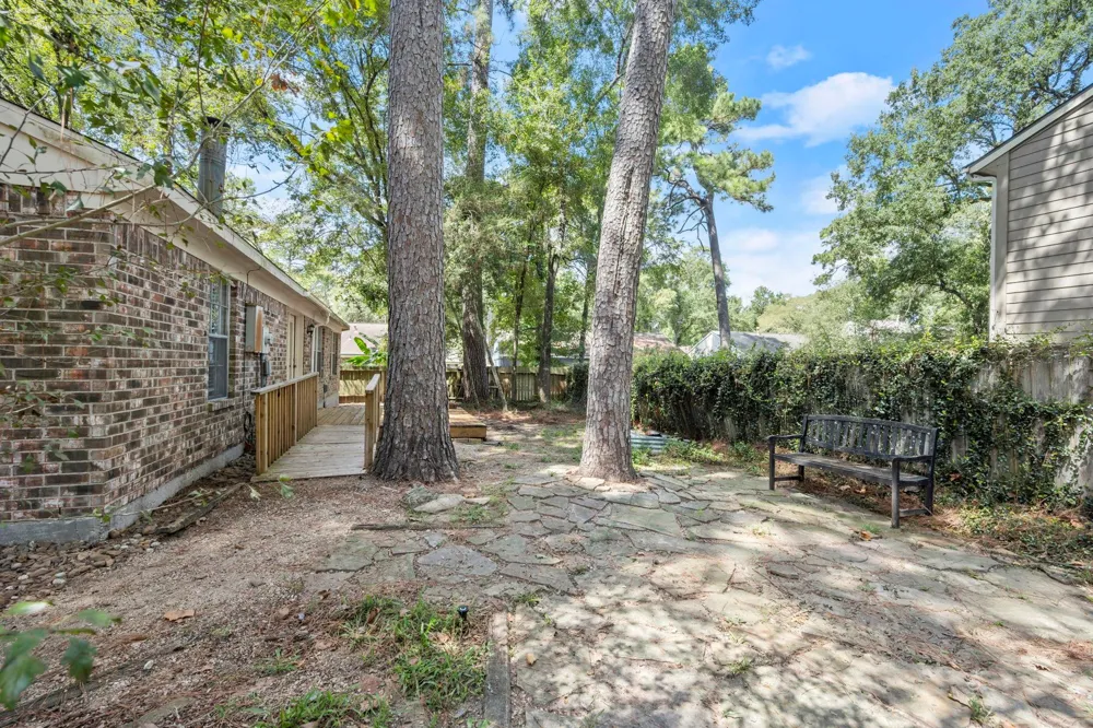 80 W Timberspire Court The Woodlands, TX 77380